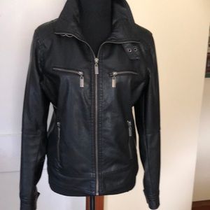 fresh brand moto jacket. Looks and feels like leather. Size M Ptp 20”..
